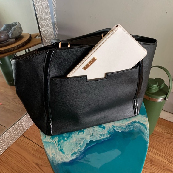 CLN Professional Purse - Picture 1 of 6